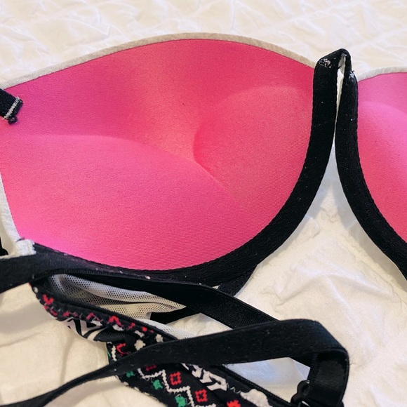 Victoria Secret Push Up Bra - Picture 4 of 4
